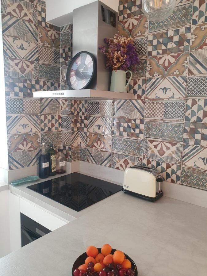 Beautiful Apartment With Terrace San Basilio Seville Exterior photo