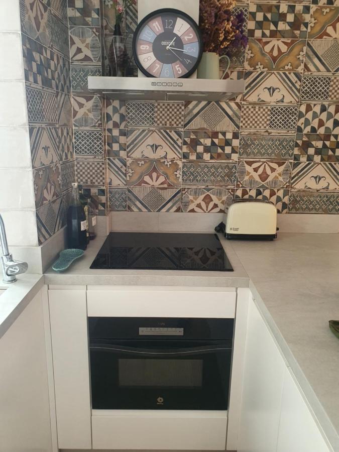 Beautiful Apartment With Terrace San Basilio Seville Exterior photo